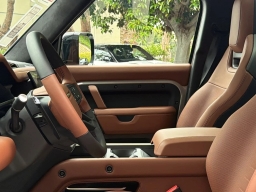 Land Rover Defender OCTA 110 P635 2026