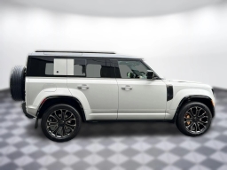 Land Rover Defender OCTA 110 P635 2026