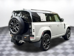 Land Rover Defender OCTA 110 P635 2026