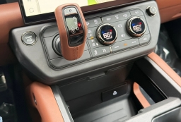 Land Rover Defender OCTA 110 P635 2026