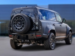 Land Rover Defender OCTA Black 110 P635 2026