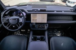 Land Rover Defender OCTA Black 110 P635 2026