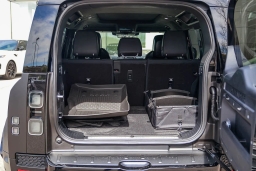 Land Rover Defender OCTA Black 110 P635 2026