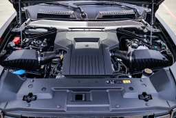 Land Rover Defender OCTA Black 110 P635 2026