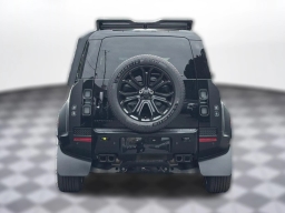 Land Rover Defender OCTA 110 P635 2026