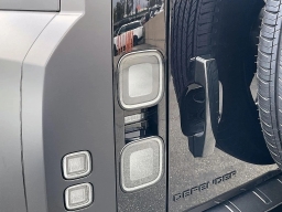 Land Rover Defender OCTA 110 P635 2026