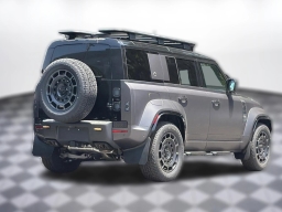 Land Rover Defender OCTA 110 P635 2026