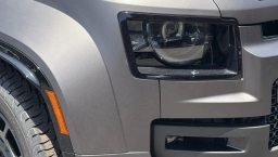 Land Rover Defender OCTA 110 P635 2026