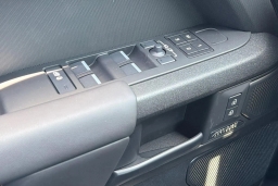 Land Rover Defender OCTA 110 P635 2026