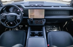 Land Rover Defender OCTA Black 110 P635 2026