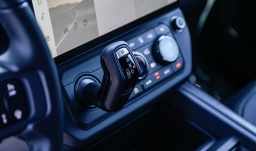 Land Rover Defender OCTA Black 110 P635 2026