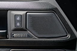 Land Rover Defender OCTA Black 110 P635 2026