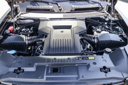 Land Rover Defender OCTA Black 110 P635 2026