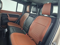 Land Rover Defender OCTA 110 P635 2026