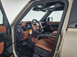 Land Rover Defender OCTA 110 P635 2026