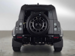 Land Rover Defender OCTA Black 110 P635 2026
