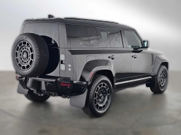 Land Rover Defender OCTA Black 110 P635 2026