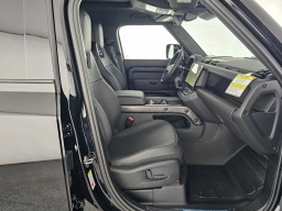 Land Rover Defender OCTA Black 110 P635 2026