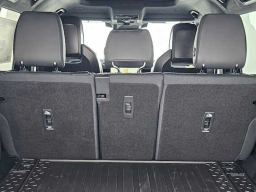 Land Rover Defender OCTA Black 110 P635 2026