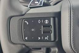 Land Rover Defender OCTA Black 110 P635 2026