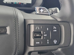 Land Rover Defender OCTA Black 110 P635 2026