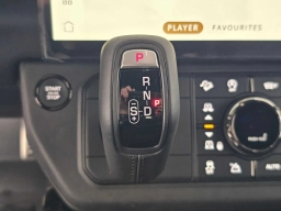 Land Rover Defender OCTA Black 110 P635 2026
