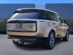 Land Rover Range Rover SE P550e SWB 2026