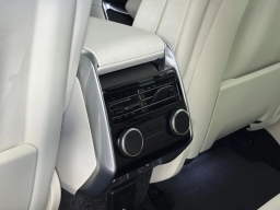 Land Rover Range Rover SE P550e SWB 2026