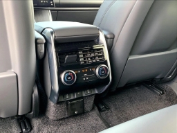 Land Rover Range Rover SE P400 SWB 2026