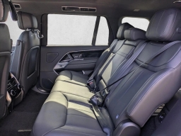 Land Rover Range Rover SE P400 LWB 7 Seat 2026