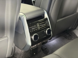 Land Rover Range Rover SE P400 LWB 7 Seat 2026