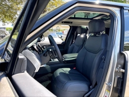Land Rover Range Rover SE P400 LWB 7 Seat 2026