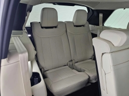 Land Rover Range Rover SE P400 LWB 7 Seat 2026
