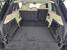 Land Rover Range Rover SE P400 LWB 7 Seat 2026