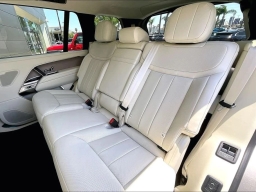 Land Rover Range Rover SE P400 LWB 7 Seat 2026