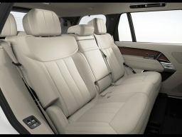 Land Rover Range Rover SE P400 LWB 7 Seat 2026