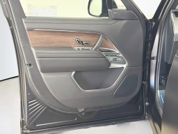 Land Rover Range Rover SE P400 LWB 7 Seat 2026