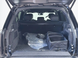 Land Rover Range Rover SE P400 LWB 7 Seat 2026