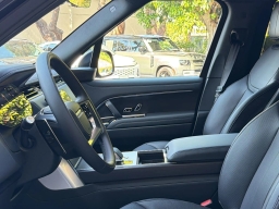 Land Rover Range Rover SE P400 LWB 7 Seat 2026