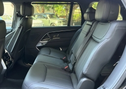 Land Rover Range Rover SE P400 LWB 7 Seat 2026