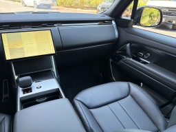 Land Rover Range Rover SE P400 LWB 7 Seat 2026