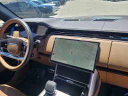 Land Rover Range Rover SE P400 LWB 7 Seat 2026