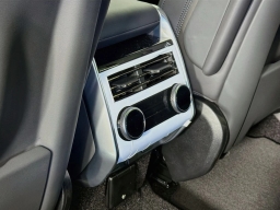 Land Rover Range Rover SE P400 LWB 7 Seat 2026