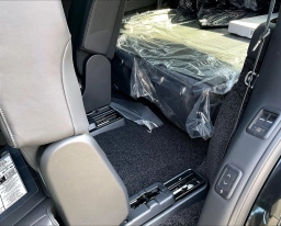 Land Rover Range Rover SE P400 LWB 7 Seat 2026