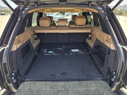 Land Rover Range Rover SE P400 LWB 7 Seat 2026