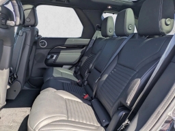 Land Rover Discovery S AWD 2026