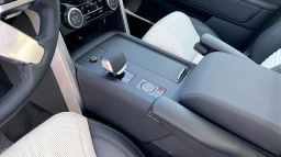 Land Rover Discovery S AWD 2026