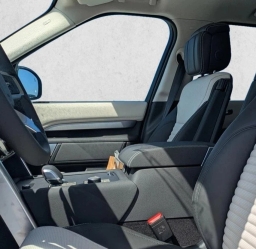 Land Rover Discovery Dynamic SE AWD 2026