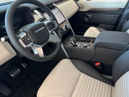 Land Rover Discovery Dynamic SE AWD 2026