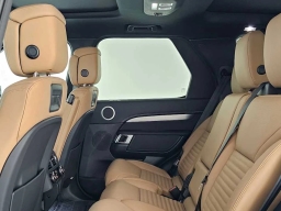 Land Rover Discovery Dynamic SE AWD 2026